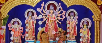 Богиня Дурга, Дурга, демон, победа над демоном, ведические истории, ведическая культура, изобпажение Дурги, статуя Дурги