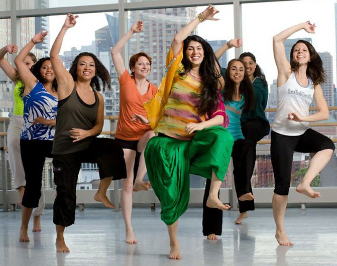 Индийские танцы в США как фитнес