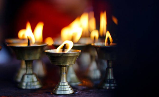 В ритуалах часто используются свечи